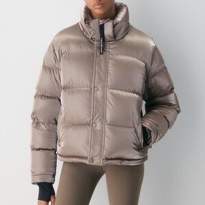 BRAND NEW Aritzia THE SUPER PUFF™ Shorty - Liquid Shine - Size XS